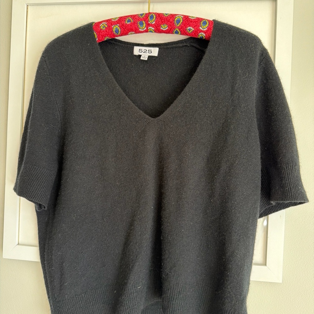 525 America Black Knit V-Neck Sweater 100% Cashmere Large
